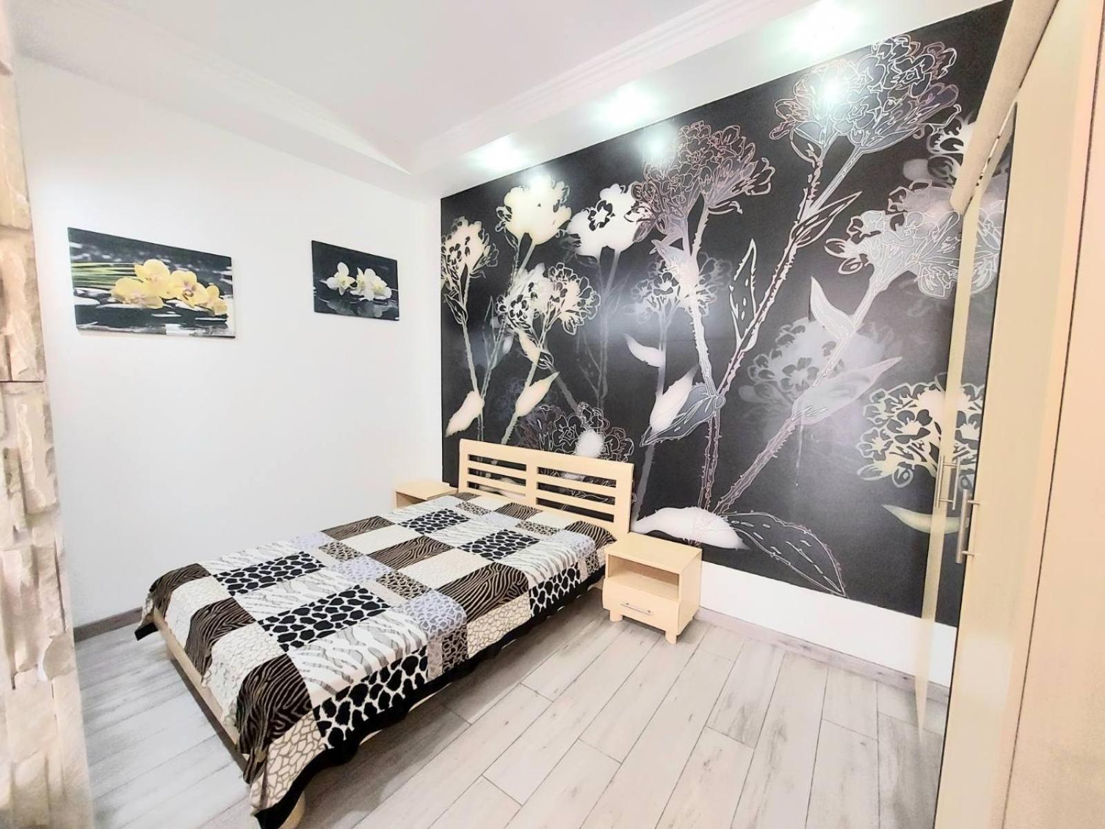 2 Rooms Central Anna Apartment Lviv Exterior foto