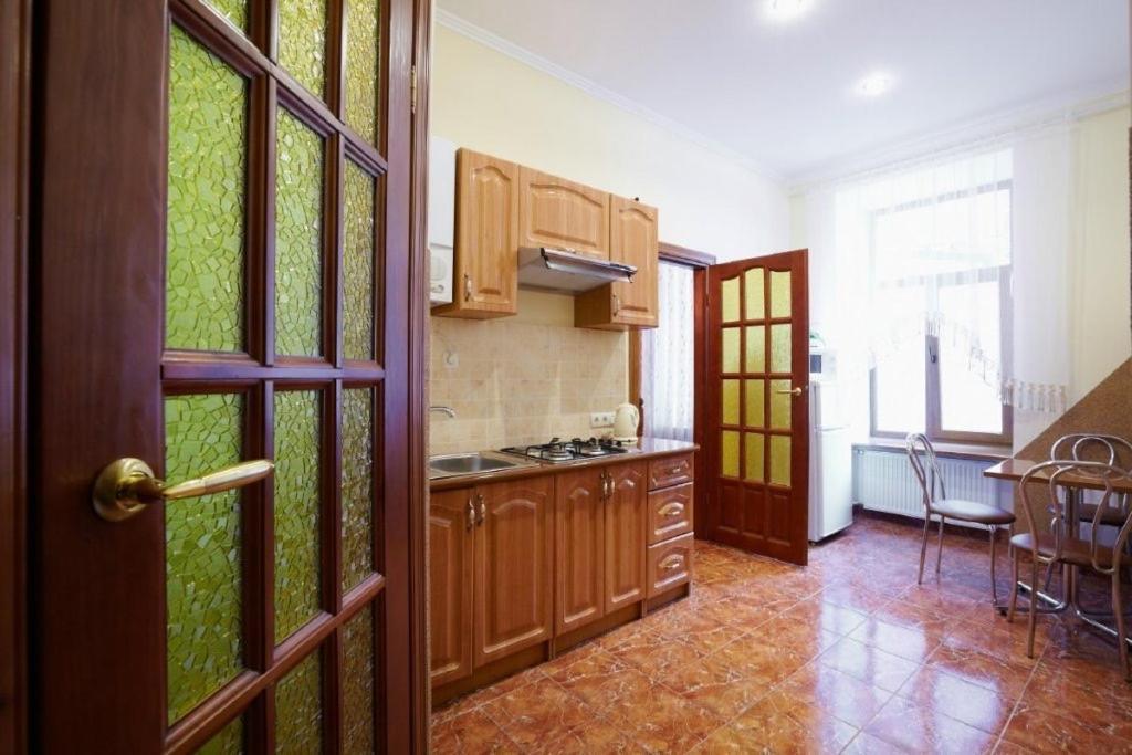 2 Rooms Central Anna Apartment Lviv Exterior foto