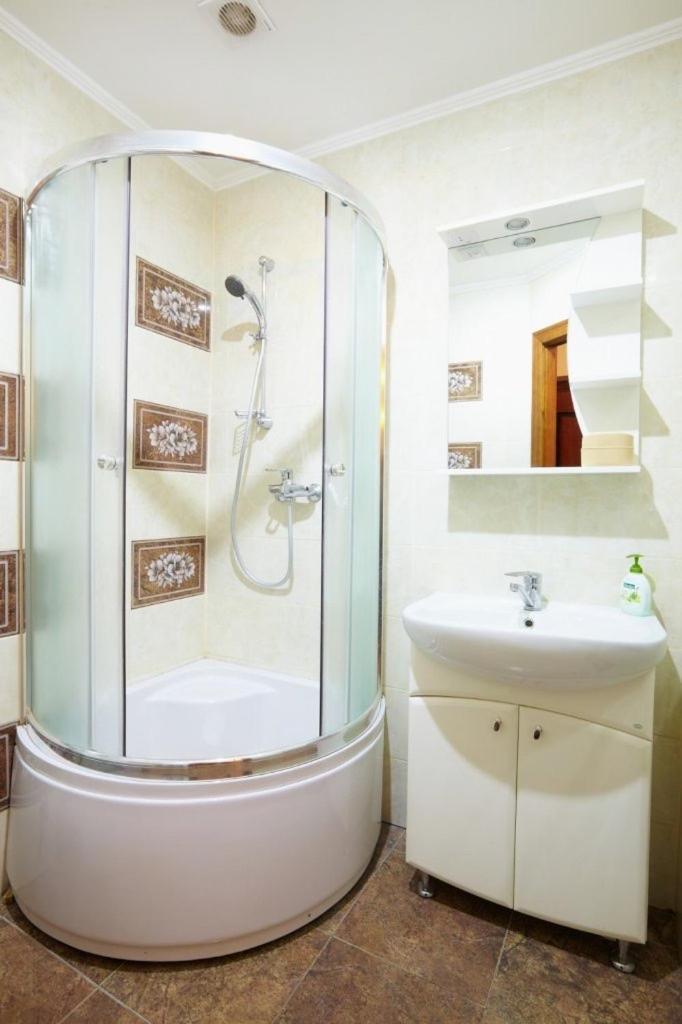 2 Rooms Central Anna Apartment Lviv Exterior foto
